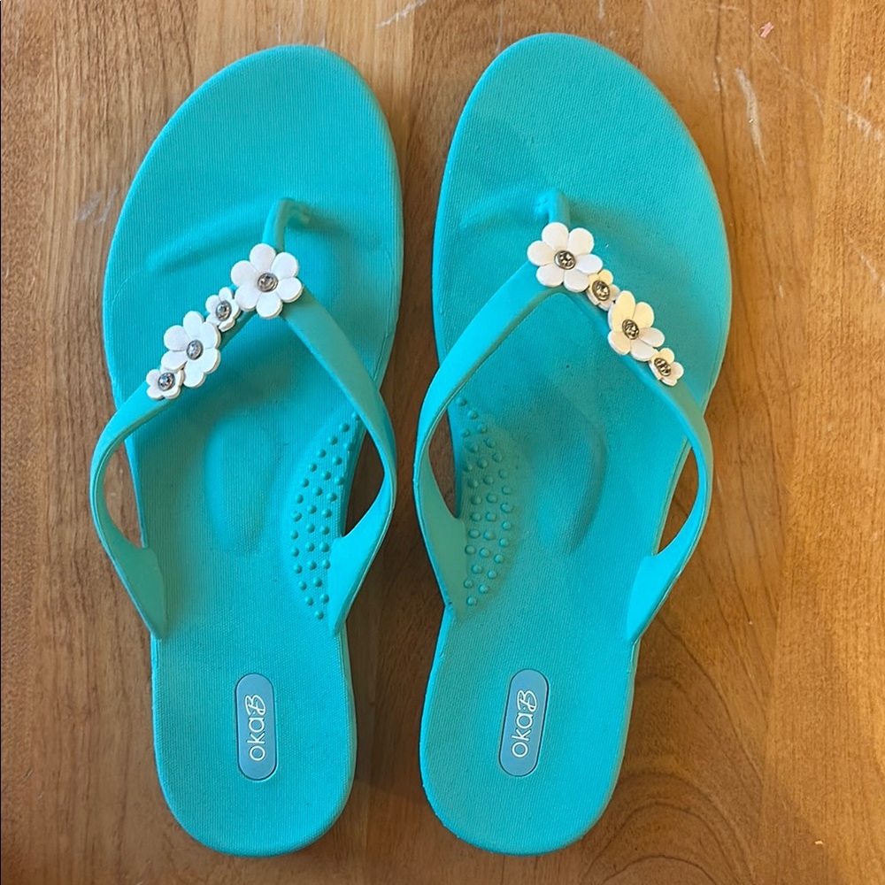 OKA b. Women's Blue Floral Sandals